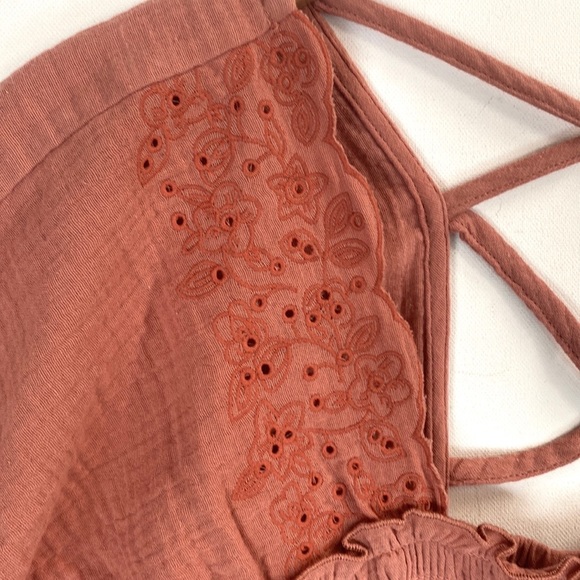 LUQ Dusty Coral shortsleeved eyelet smocked top, Size XL, NWT - Picture 6 of 7